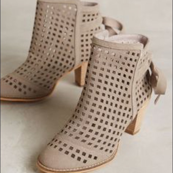 Anthropologie Shoes - Anthropologie Faryl Robin NWOB Suede Bow Booties